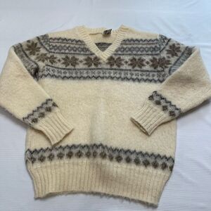 ICESHEEP Iceland VTG Wool V Neck Fair Isle Snowflake Sweater Size Small